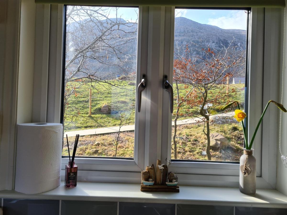 The Bay ,Luxury Shepherds Hut, Dundonnell Екстер'єр фото