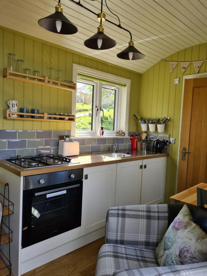 The Bay ,Luxury Shepherds Hut, Dundonnell Екстер'єр фото